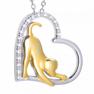 Sterling zilveren hanger met Zirconia steentjes en een hondje in het hart, met ketting