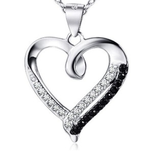 Herzförmiger Anhänger aus echtem Sterlingsilber mit schwarzen und weißen Zirkoniasteinen